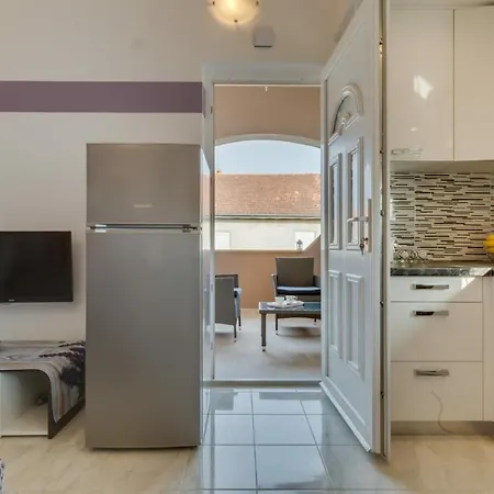Dalmatian Modern With Tavern Apartment Zadar
